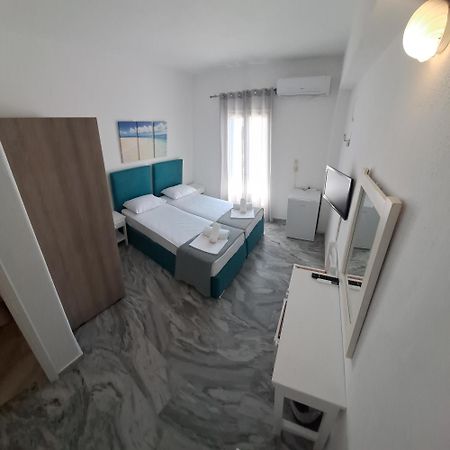 Frangiscos Hostel Parikia  Bagian luar foto