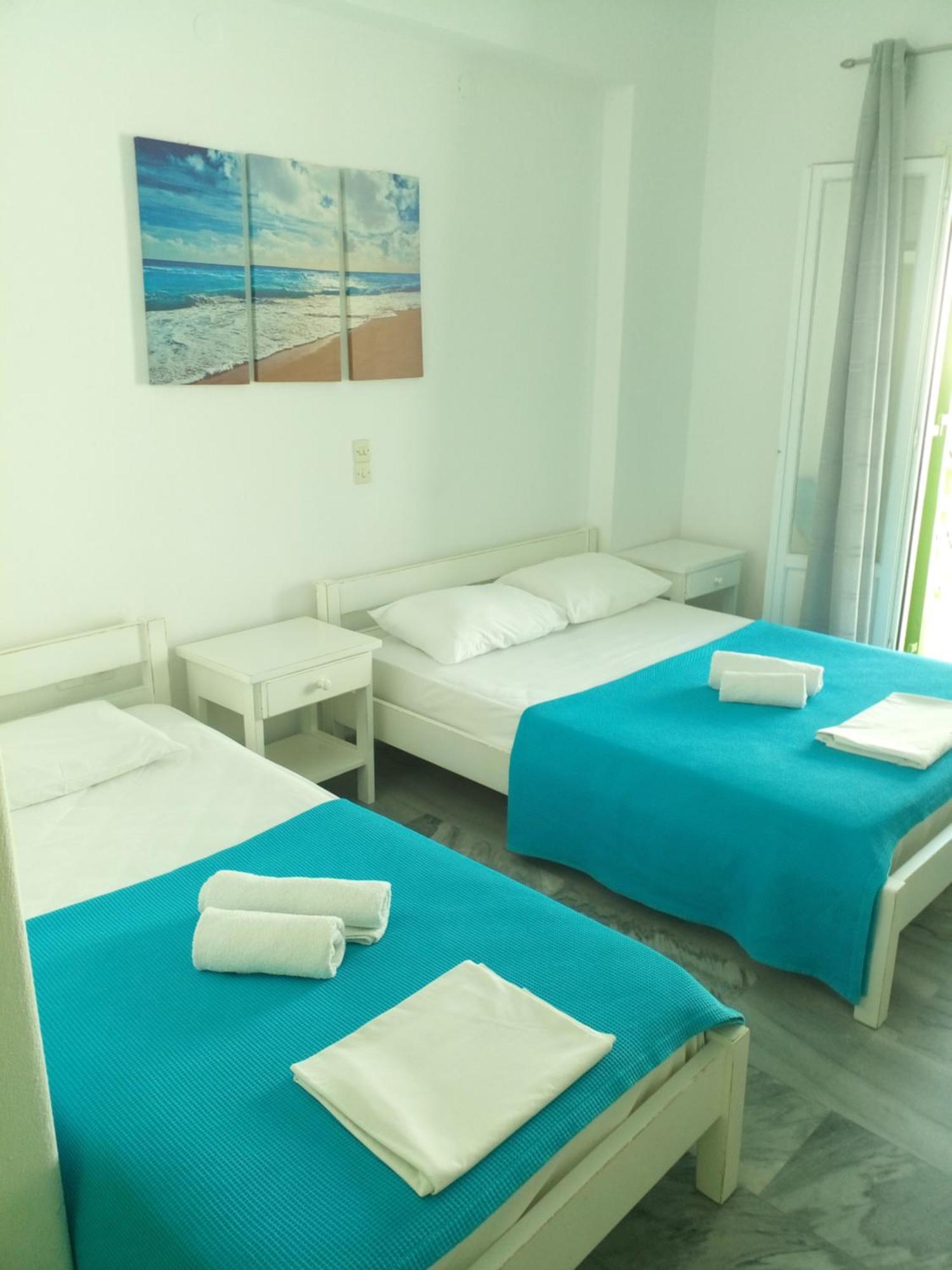 Frangiscos Hostel Parikia  Bagian luar foto